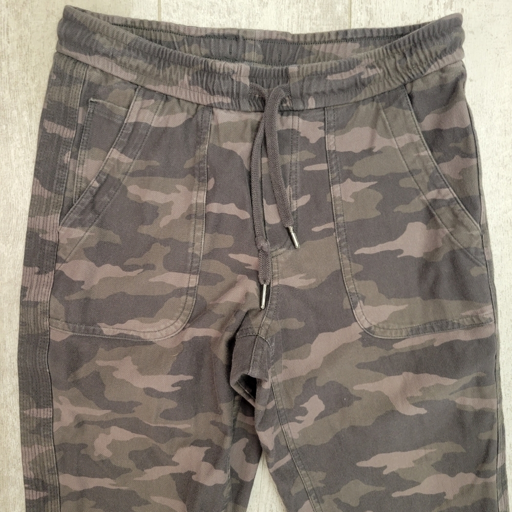 Athleta camo farallon jogger size 4 - Picture 6 of 10